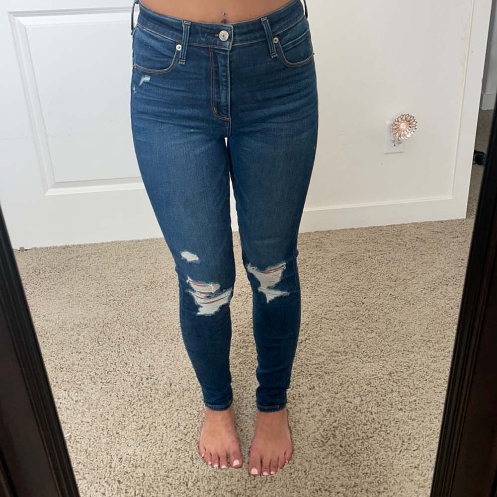 A&F high rise super skinny; dark wash;sz 2 short